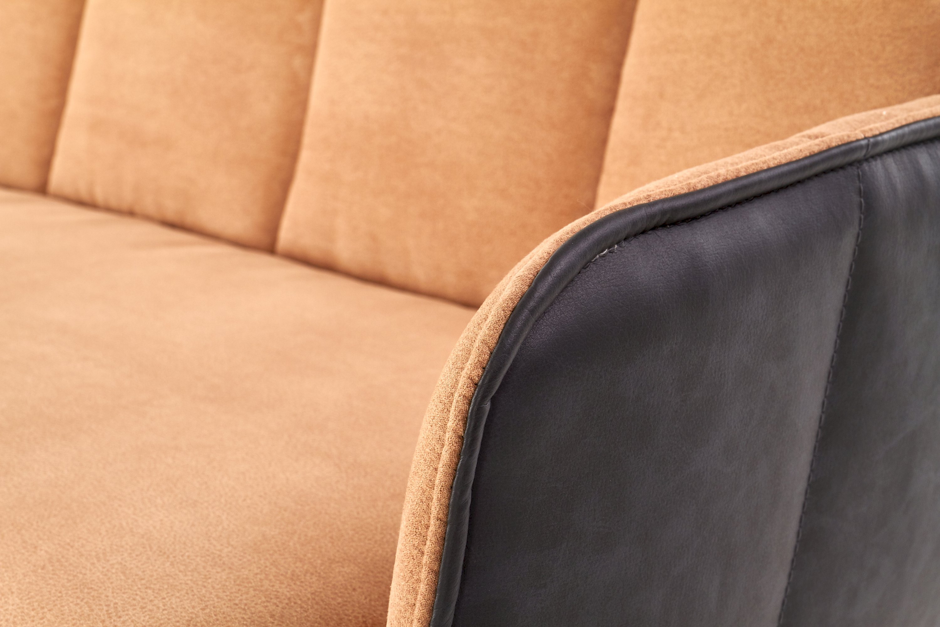 L1 sofa jasny brąz / czarny