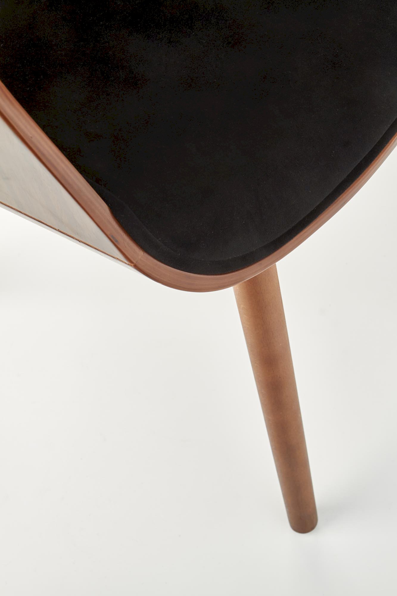 K396 krzesło orzechowy / czarny