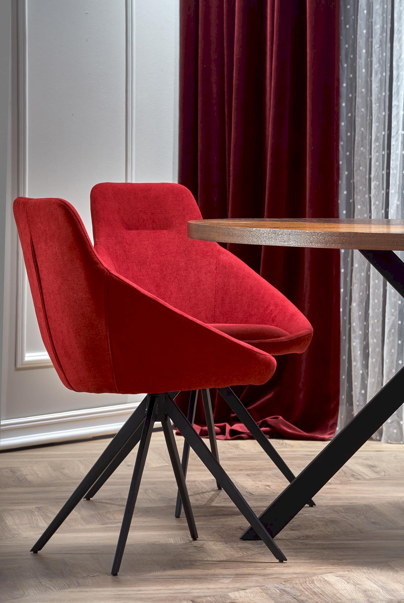 LOCARNO stół, blat - orzechowy, noga - czarny