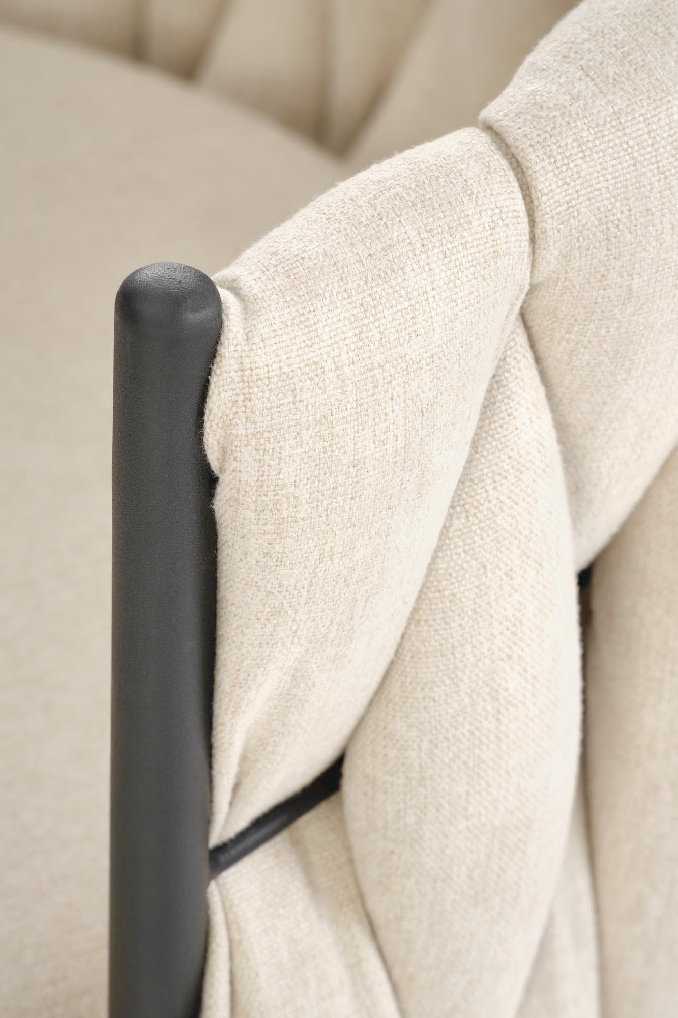 H125 hoker, nogi - czarny, siedzisko - beżowy