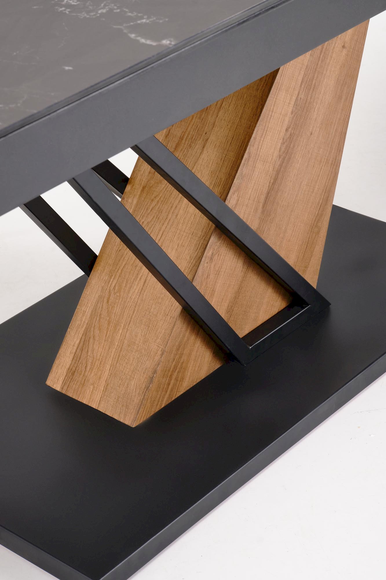 VOLANT 140 stół rozkładany, blat - czarny marmur, nogi - dąb złoty / czarny