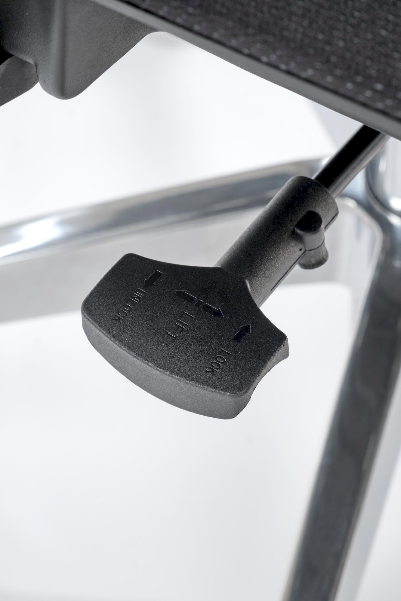 MARCUS fotel gabinetowy czarny