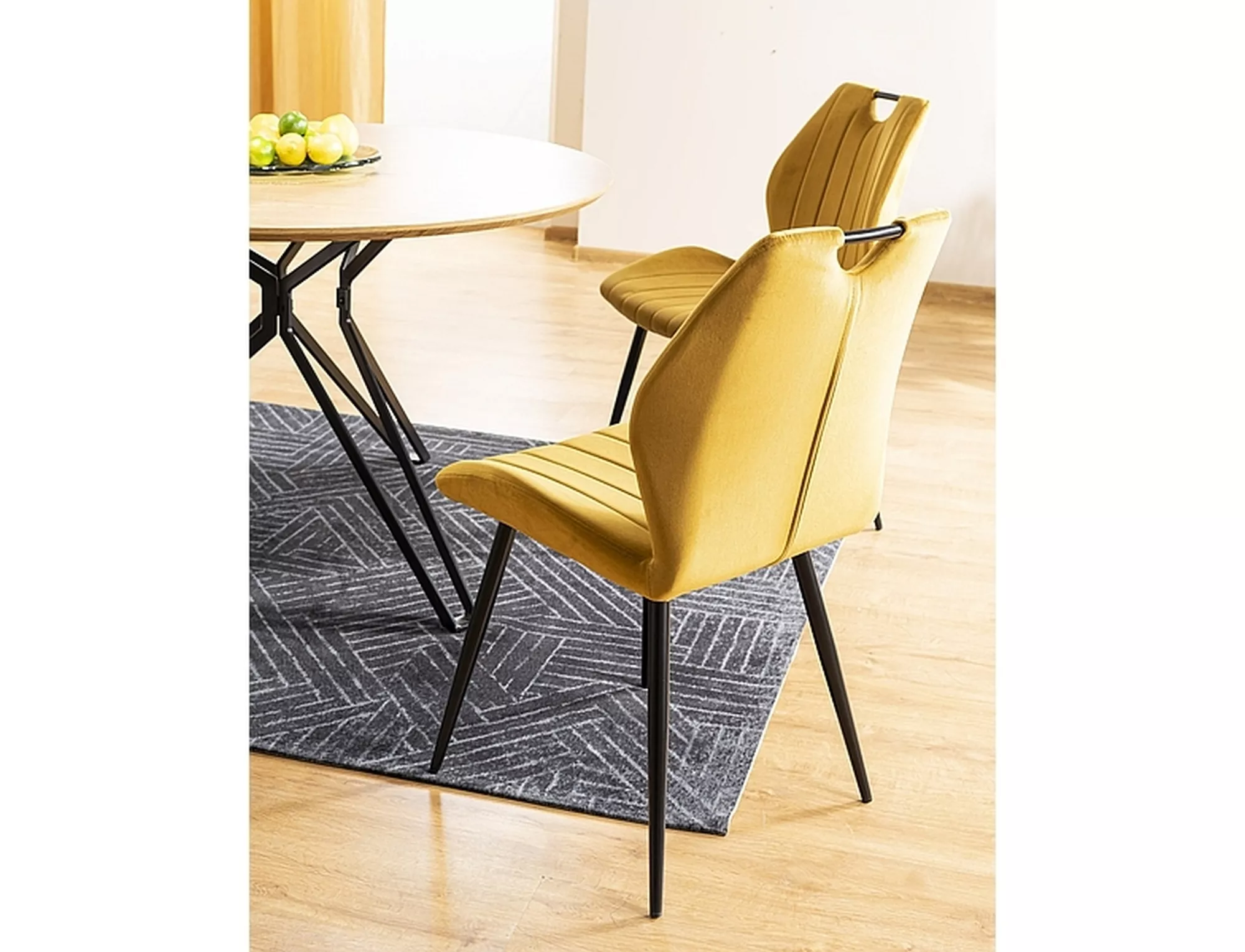 Krzesło arco velvet czarny stelaż / curry bluvel 68