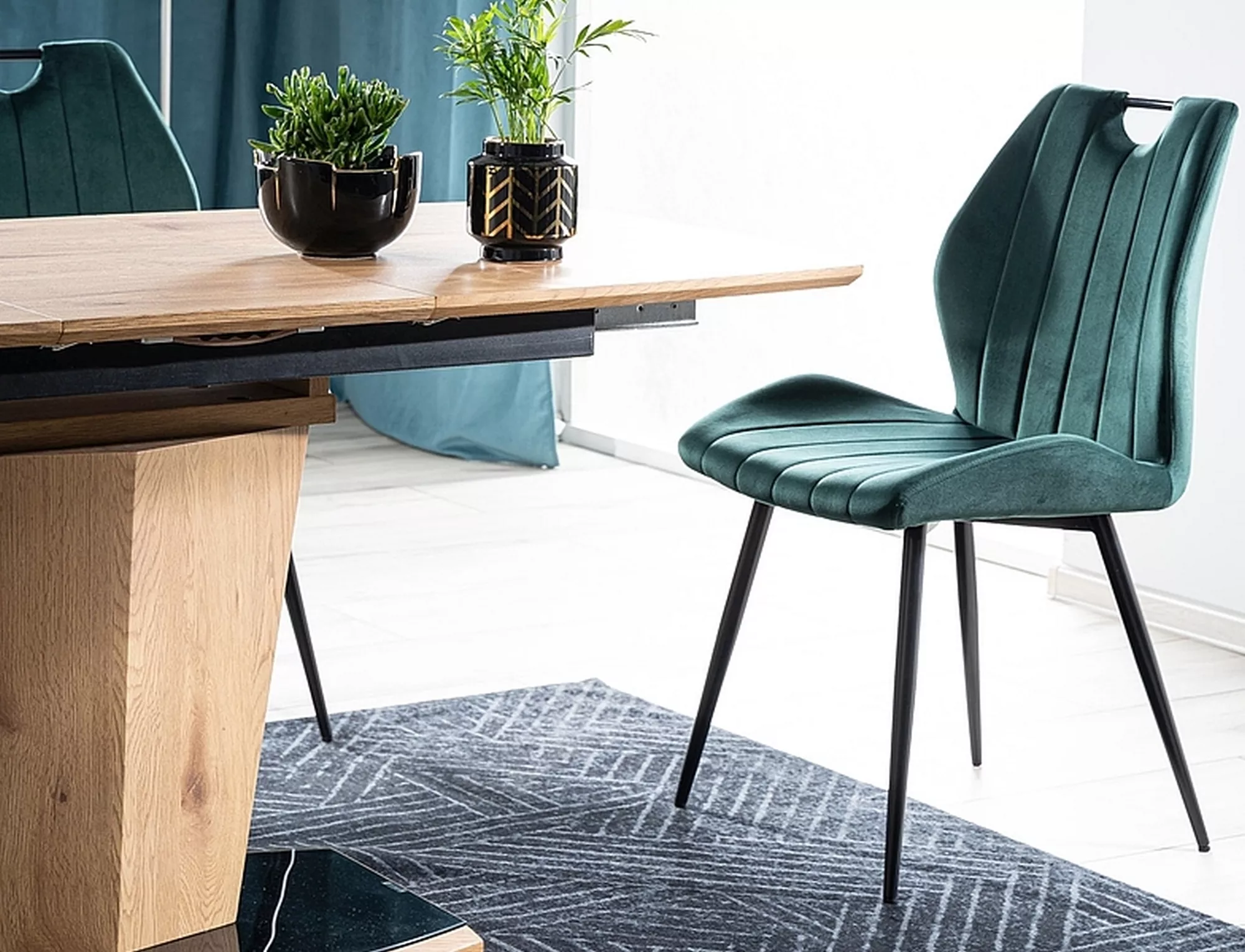 Krzesło arco velvet czarny stelaż / zielony bluvel78